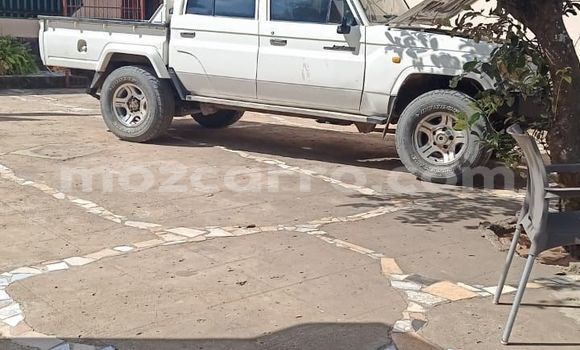 Tenga Tsaru Toyota Land Cruiser Chena Mota in Maputo in Maputo Tenga Tsaru Toyota Land Cruiser Chena Mota in Maputo in Maputo