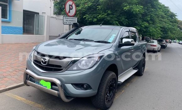 Comprar Usado Mazda BT-50 Azul Carro em Maputo em Maputo Comprar Usado Mazda BT-50 Azul Carro em Maputo em Maputo