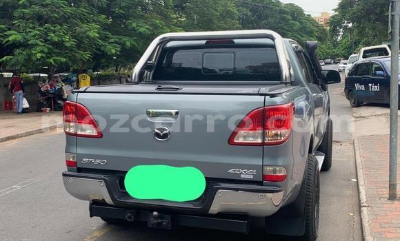 Comprar Usado Mazda BT-50 Azul Carro em Maputo em Maputo Comprar Usado Mazda BT-50 Azul Carro em Maputo em Maputo