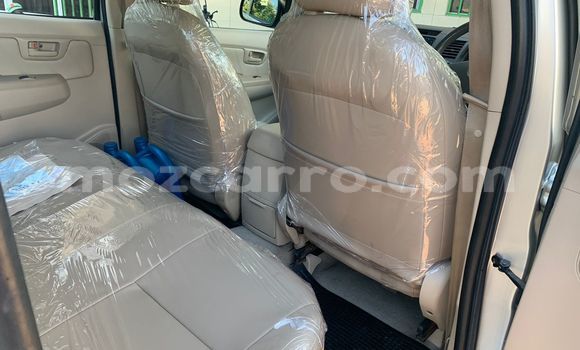Comprar Usado Toyota Hiluxe VIGO Castanho Carro em Maputo em Maputo Comprar Usado Toyota Hiluxe VIGO Castanho Carro em Maputo em Maputo