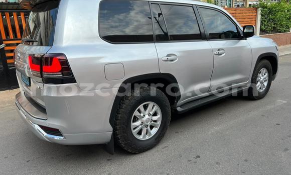 Nunua Ilio tumika Toyota Land Cruiser Prado Fedha Gari ndani ya Maputo nchini Maputo Nunua Ilio tumika Toyota Land Cruiser Prado Fedha Gari ndani ya Maputo nchini Maputo
