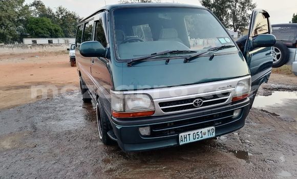 Nunua Ilio tumika Toyota Hiace Kijani Gari ndani ya Maputo nchini Maputo Nunua Ilio tumika Toyota Hiace Kijani Gari ndani ya Maputo nchini Maputo
