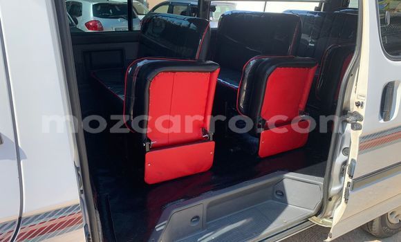 Comprar Usado Toyota Hiace Branco Carro em Maputo em Maputo