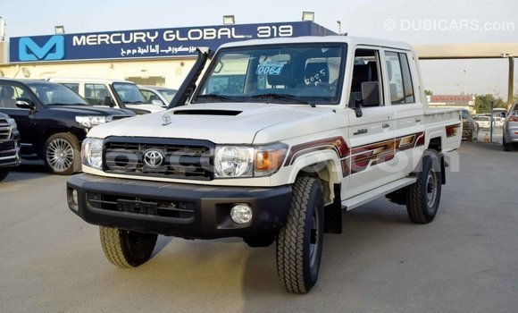 Nunua Imported Toyota Land Cruiser Nyeupe Gari ndani ya Import - Dubai nchini Cabo Delgado Nunua Imported Toyota Land Cruiser Nyeupe Gari ndani ya Import - Dubai nchini Cabo Delgado