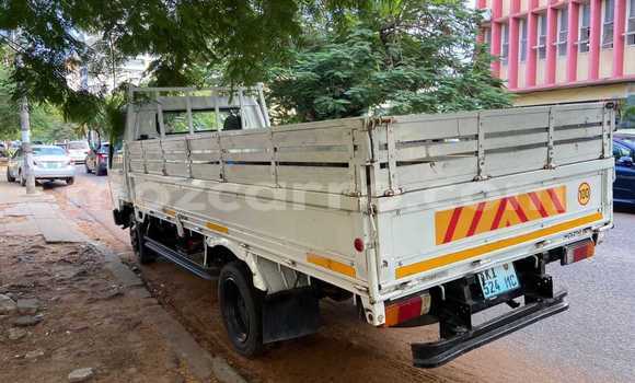 Nunua Ilio tumika Toyota Dyna Nyeupe Lori ndani ya Maputo nchini Maputo Nunua Ilio tumika Toyota Dyna Nyeupe Lori ndani ya Maputo nchini Maputo