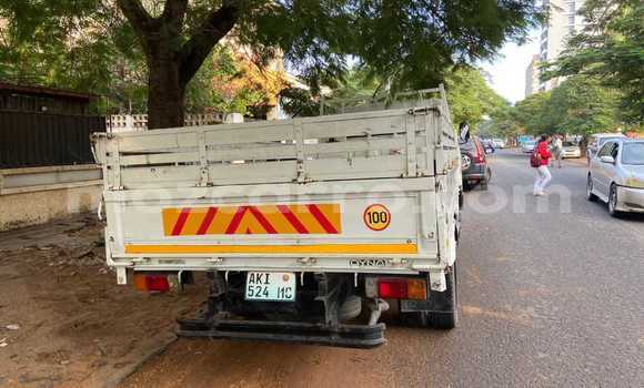 Nunua Ilio tumika Toyota Dyna Nyeupe Lori ndani ya Maputo nchini Maputo Nunua Ilio tumika Toyota Dyna Nyeupe Lori ndani ya Maputo nchini Maputo