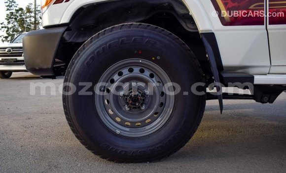 Nunua Imported Toyota Land Cruiser Nyeupe Gari ndani ya Import - Dubai nchini Cabo Delgado Nunua Imported Toyota Land Cruiser Nyeupe Gari ndani ya Import - Dubai nchini Cabo Delgado