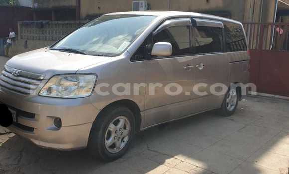 Tenga Tsaru Toyota Noah Bhurawuni Mota in Maputo in Maputo Tenga Tsaru Toyota Noah Bhurawuni Mota in Maputo in Maputo