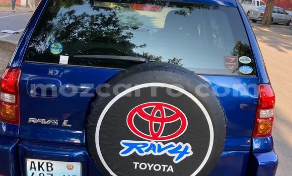 Nunua Ilio tumika Toyota RAV4 Bluu Gari ndani ya Maputo nchini Maputo