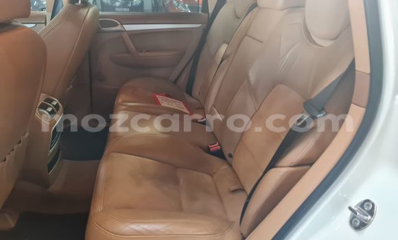 Comprar Usado Porsche Cayenne Branco Carro em Maputo em Maputo