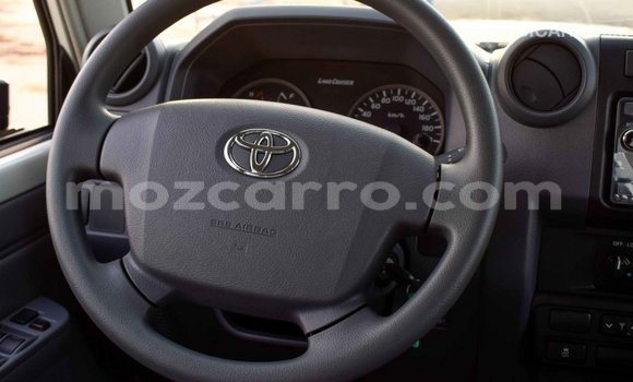 Nunua Imported Toyota Land Cruiser Nyeupe Gari ndani ya Import - Dubai nchini Cabo Delgado Nunua Imported Toyota Land Cruiser Nyeupe Gari ndani ya Import - Dubai nchini Cabo Delgado