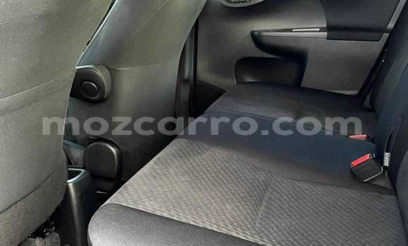 Comprar Usado Toyota Ractis Azul Carro em Maputo em Maputo Comprar Usado Toyota Ractis Azul Carro em Maputo em Maputo