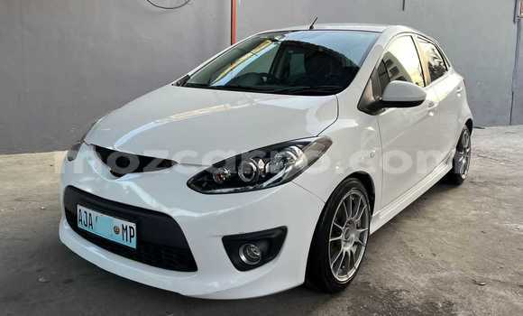 Comprar Usado Mazda Demio Branco Carro em Maputo em Maputo