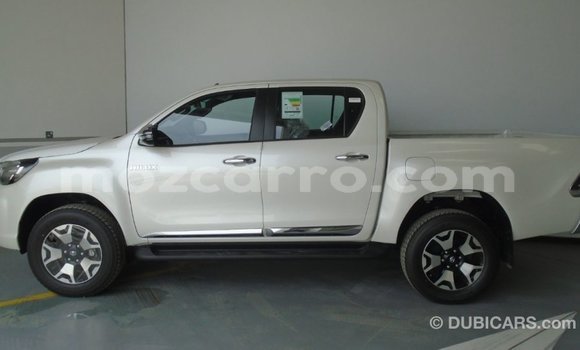 Nunua Imported Toyota Hilux Nyeupe Gari ndani ya Import - Dubai nchini Cabo Delgado Nunua Imported Toyota Hilux Nyeupe Gari ndani ya Import - Dubai nchini Cabo Delgado