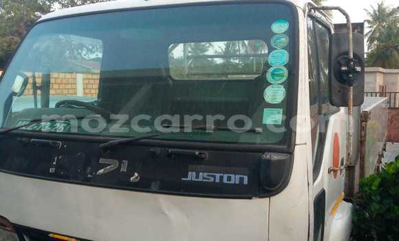 Comprar Usado Isuzu Florian Branco Carro em Maputo em Maputo