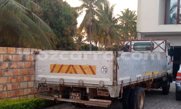 Nunua Ilio tumika Isuzu Florian Nyeupe Gari ndani ya Maputo nchini Maputo Nunua Ilio tumika Isuzu Florian Nyeupe Gari ndani ya Maputo nchini Maputo