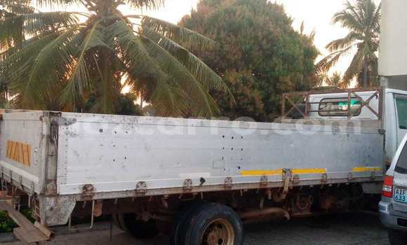 Nunua Ilio tumika Isuzu Florian Nyeupe Gari ndani ya Maputo nchini Maputo Nunua Ilio tumika Isuzu Florian Nyeupe Gari ndani ya Maputo nchini Maputo