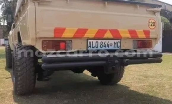 Nunua Ilio tumika Toyota Land Cruiser Brown Gari ndani ya Maputo nchini Maputo Nunua Ilio tumika Toyota Land Cruiser Brown Gari ndani ya Maputo nchini Maputo