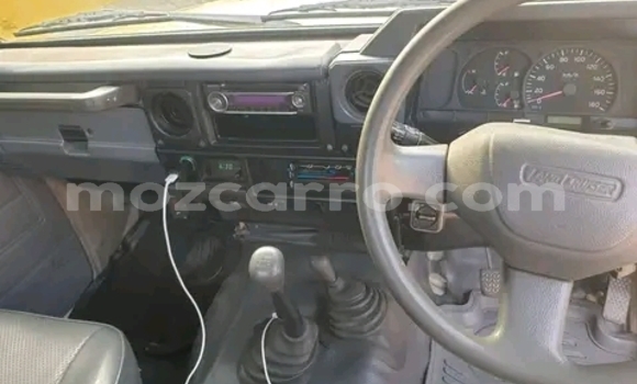 Nunua Ilio tumika Toyota Land Cruiser Brown Gari ndani ya Maputo nchini Maputo Nunua Ilio tumika Toyota Land Cruiser Brown Gari ndani ya Maputo nchini Maputo