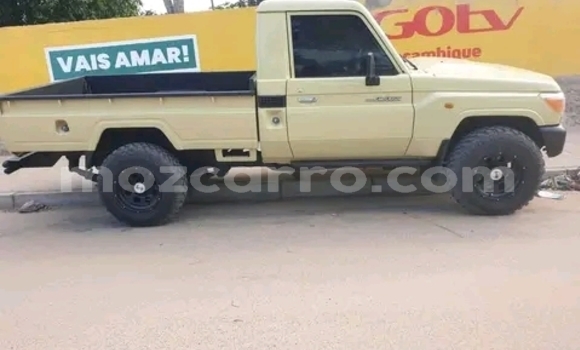 Nunua Ilio tumika Toyota Land Cruiser Brown Gari ndani ya Maputo nchini Maputo Nunua Ilio tumika Toyota Land Cruiser Brown Gari ndani ya Maputo nchini Maputo