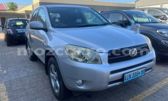 Nunua Ilio tumika Toyota RAV4 Fedha Gari ndani ya Maputo nchini Maputo Nunua Ilio tumika Toyota RAV4 Fedha Gari ndani ya Maputo nchini Maputo