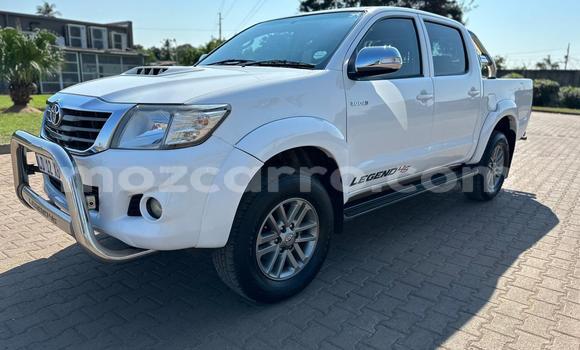Comprar Usado Toyota Hilux Branco Carro em Maputo em Maputo