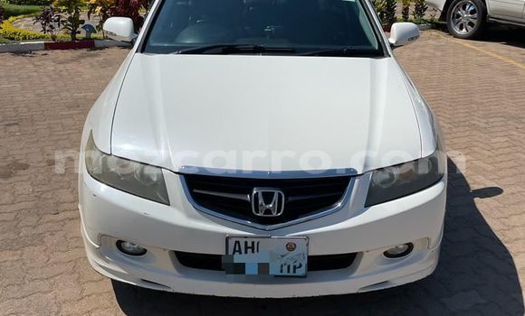 Nunua Ilio tumika Honda Accord Nyeupe Gari ndani ya Maputo nchini Maputo