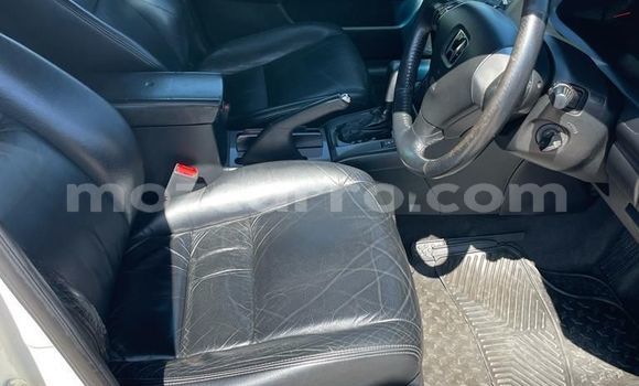 Comprar Usado Honda Accord Branco Carro em Maputo em Maputo Comprar Usado Honda Accord Branco Carro em Maputo em Maputo