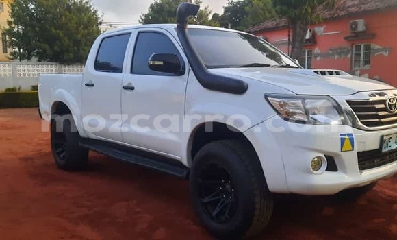 Nunua Ilio tumika Toyota Hilux Nyeupe Gari ndani ya Maputo nchini Maputo Nunua Ilio tumika Toyota Hilux Nyeupe Gari ndani ya Maputo nchini Maputo