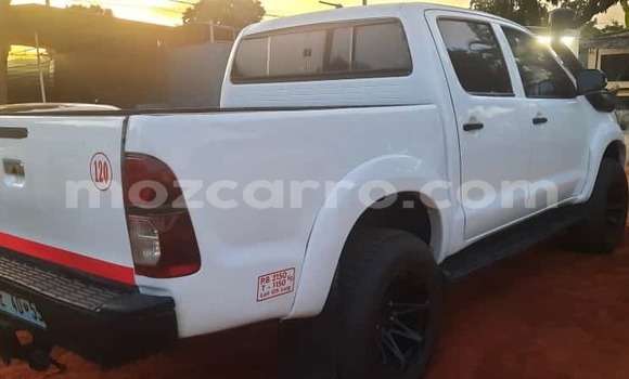 Nunua Ilio tumika Toyota Hilux Nyeupe Gari ndani ya Maputo nchini Maputo Nunua Ilio tumika Toyota Hilux Nyeupe Gari ndani ya Maputo nchini Maputo