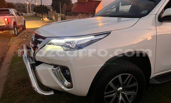 Nunua Ilio tumika Toyota Fortuner Nyeupe Gari ndani ya Maputo nchini Maputo Nunua Ilio tumika Toyota Fortuner Nyeupe Gari ndani ya Maputo nchini Maputo