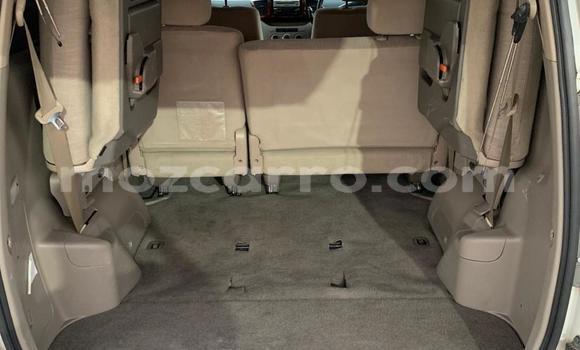 Nunua Ilio tumika Toyota Noah Nyeupe Gari ndani ya Maputo nchini Maputo