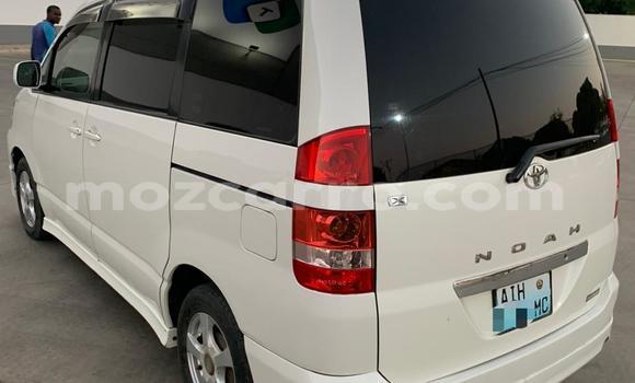 Nunua Ilio tumika Toyota Noah Nyeupe Gari ndani ya Maputo nchini Maputo Nunua Ilio tumika Toyota Noah Nyeupe Gari ndani ya Maputo nchini Maputo