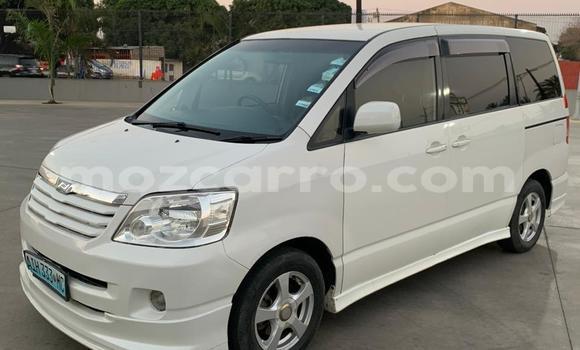 Nunua Ilio tumika Toyota Noah Nyeupe Gari ndani ya Maputo nchini Maputo Nunua Ilio tumika Toyota Noah Nyeupe Gari ndani ya Maputo nchini Maputo