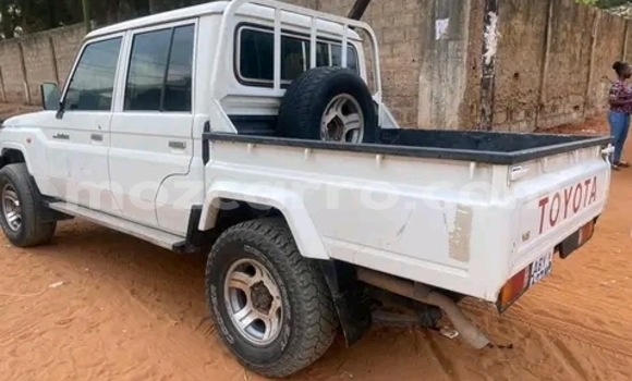 Buy Used Toyota Land Cruiser White Car in Maputo in Maputo Buy Used Toyota Land Cruiser White Car in Maputo in Maputo