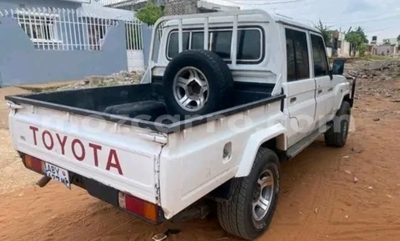 Buy Used Toyota Land Cruiser White Car in Maputo in Maputo Buy Used Toyota Land Cruiser White Car in Maputo in Maputo