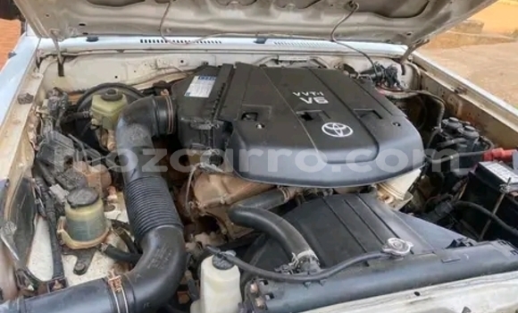 Buy Used Toyota Land Cruiser White Car in Maputo in Maputo Buy Used Toyota Land Cruiser White Car in Maputo in Maputo