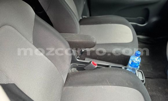 Buy Used Toyota Ractis Red Car in Maputo in Maputo Buy Used Toyota Ractis Red Car in Maputo in Maputo