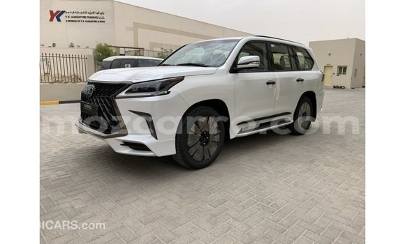 Nunua Imported Lexus LX Nyeupe Gari ndani ya Import - Dubai nchini Cabo Delgado Nunua Imported Lexus LX Nyeupe Gari ndani ya Import - Dubai nchini Cabo Delgado