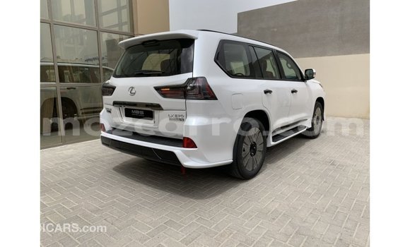 Nunua Imported Lexus LX Nyeupe Gari ndani ya Import - Dubai nchini Cabo Delgado Nunua Imported Lexus LX Nyeupe Gari ndani ya Import - Dubai nchini Cabo Delgado
