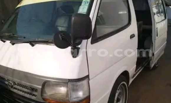 Nunua Ilio tumika Toyota Hiace Nyeupe Gari ndani ya Maputo nchini Maputo Nunua Ilio tumika Toyota Hiace Nyeupe Gari ndani ya Maputo nchini Maputo