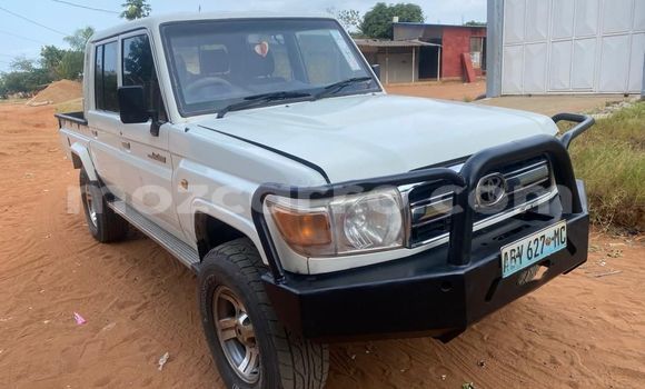 Buy Used Toyota Land Cruiser White Car in Maputo in Maputo Buy Used Toyota Land Cruiser White Car in Maputo in Maputo