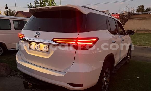 Buy Used Toyota Fortuner White Car in Maputo in Maputo Buy Used Toyota Fortuner White Car in Maputo in Maputo
