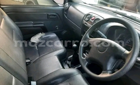 Nunua Ilio tumika Isuzu KB Nyeupe Gari ndani ya Maputo nchini Maputo Nunua Ilio tumika Isuzu KB Nyeupe Gari ndani ya Maputo nchini Maputo