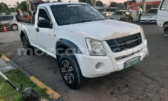 Nunua Ilio tumika Isuzu KB Nyeupe Gari ndani ya Maputo nchini Maputo Nunua Ilio tumika Isuzu KB Nyeupe Gari ndani ya Maputo nchini Maputo