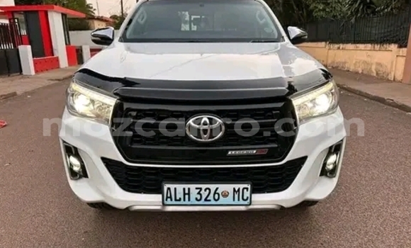 Nunua Ilio tumika Toyota Hilux Nyeupe Gari ndani ya Maputo nchini Maputo Nunua Ilio tumika Toyota Hilux Nyeupe Gari ndani ya Maputo nchini Maputo