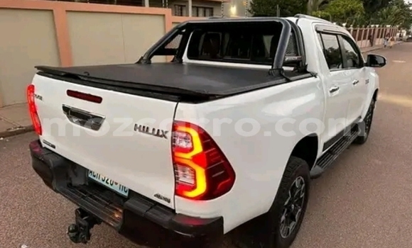 Nunua Ilio tumika Toyota Hilux Nyeupe Gari ndani ya Maputo nchini Maputo Nunua Ilio tumika Toyota Hilux Nyeupe Gari ndani ya Maputo nchini Maputo