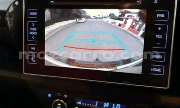 Nunua Ilio tumika Toyota Hilux Nyeupe Gari ndani ya Maputo nchini Maputo Nunua Ilio tumika Toyota Hilux Nyeupe Gari ndani ya Maputo nchini Maputo