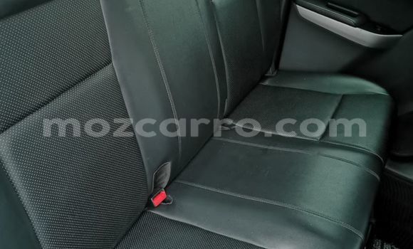 Comprar Usado Mazda BT-50 Prata Carro em Maputo em Maputo Comprar Usado Mazda BT-50 Prata Carro em Maputo em Maputo