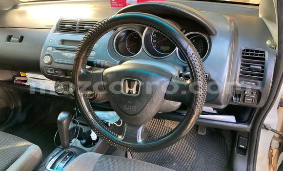 Comprar Usado Honda Fit Branco Carro em Maputo em Maputo Comprar Usado Honda Fit Branco Carro em Maputo em Maputo